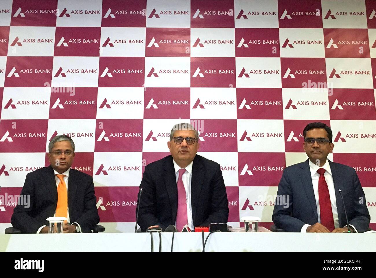Amitabh Chaudhry (C), CEO and Managing Director of Axis Bank, attends a  news conference announcing the bank's quarterly results in Mumbai, India,  January 29, 2019. REUTERS/Suvashree Dey Choudhury Stock Photo - Alamy