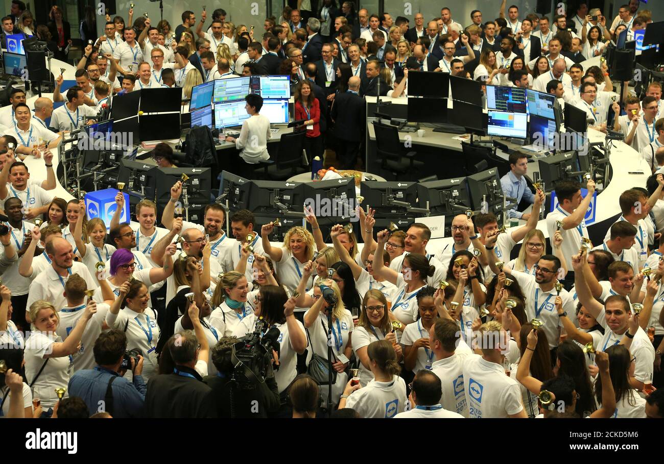 Employees Of Software Company Teamviewer Ag Attend Teamviewer S Initial Public Offering Ipo At The Frankfurt Stock Exchange In Frankfurt Germany September 25 2019 Reuters Ralph Orlowski Stock Photo Alamy