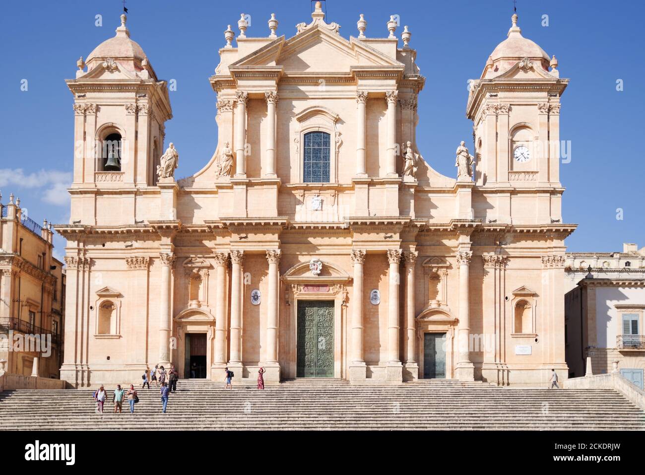 Facade of the Noto Cathedral on a beautiful, bright sunny summer day ...