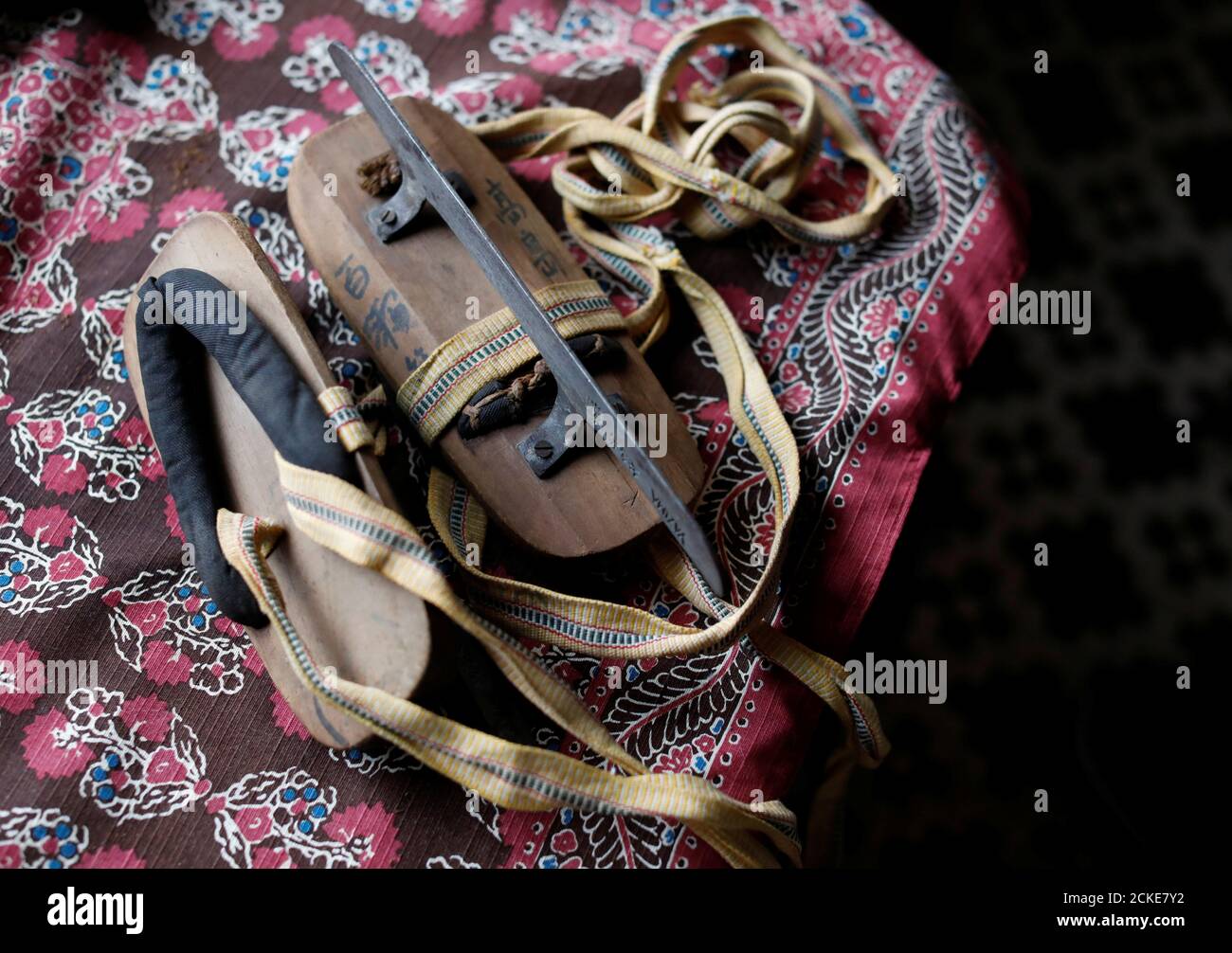 the house skate shoes