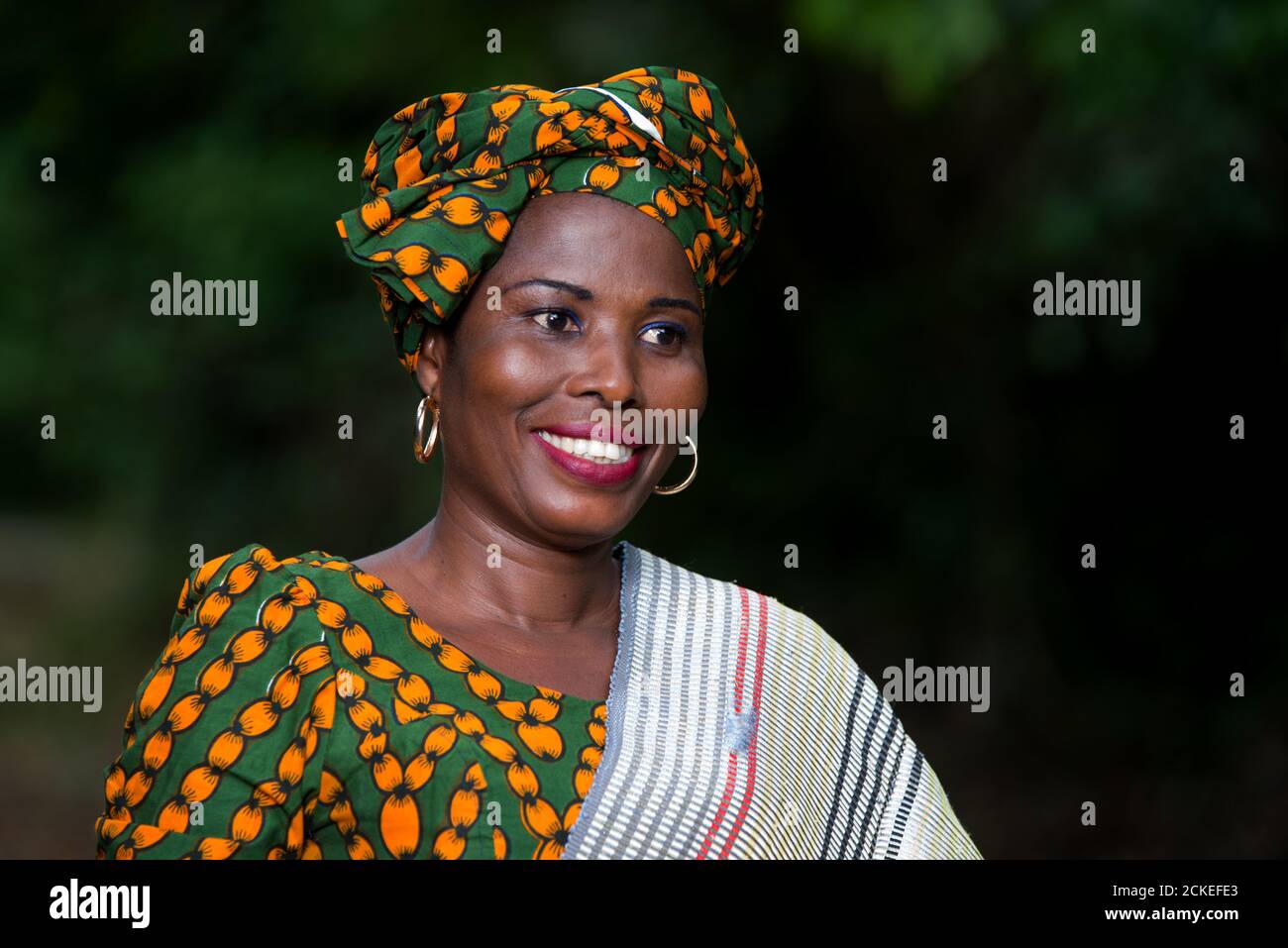 Looking at african american abidjan hi-res stock photography and images ...
