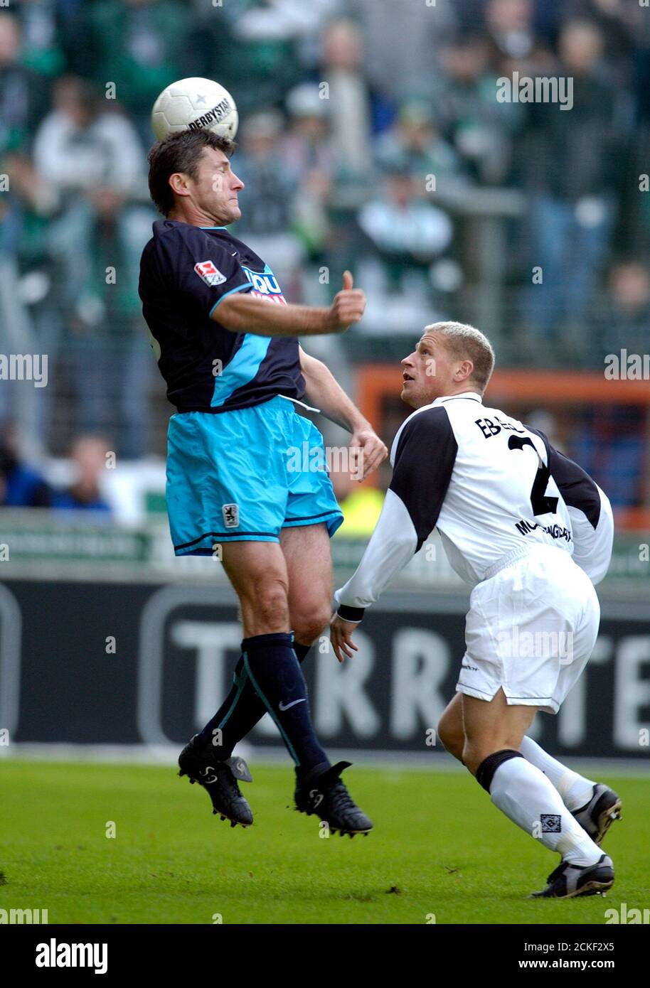 Josh Wolff of 1860 Munich leads the ball during the soccer friendly FC  Bayern Munich vs TSV 1860 Munich at Allianz-Arena in Munich, Germany, 26  January 2008. Photo: Daniel Karmann Stock Photo - Alamy