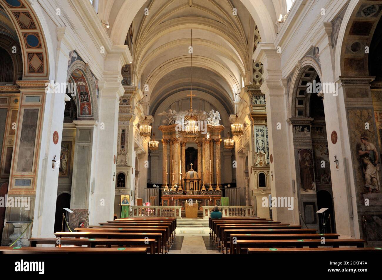 Interior church architecture hi-res stock photography and images - Alamy