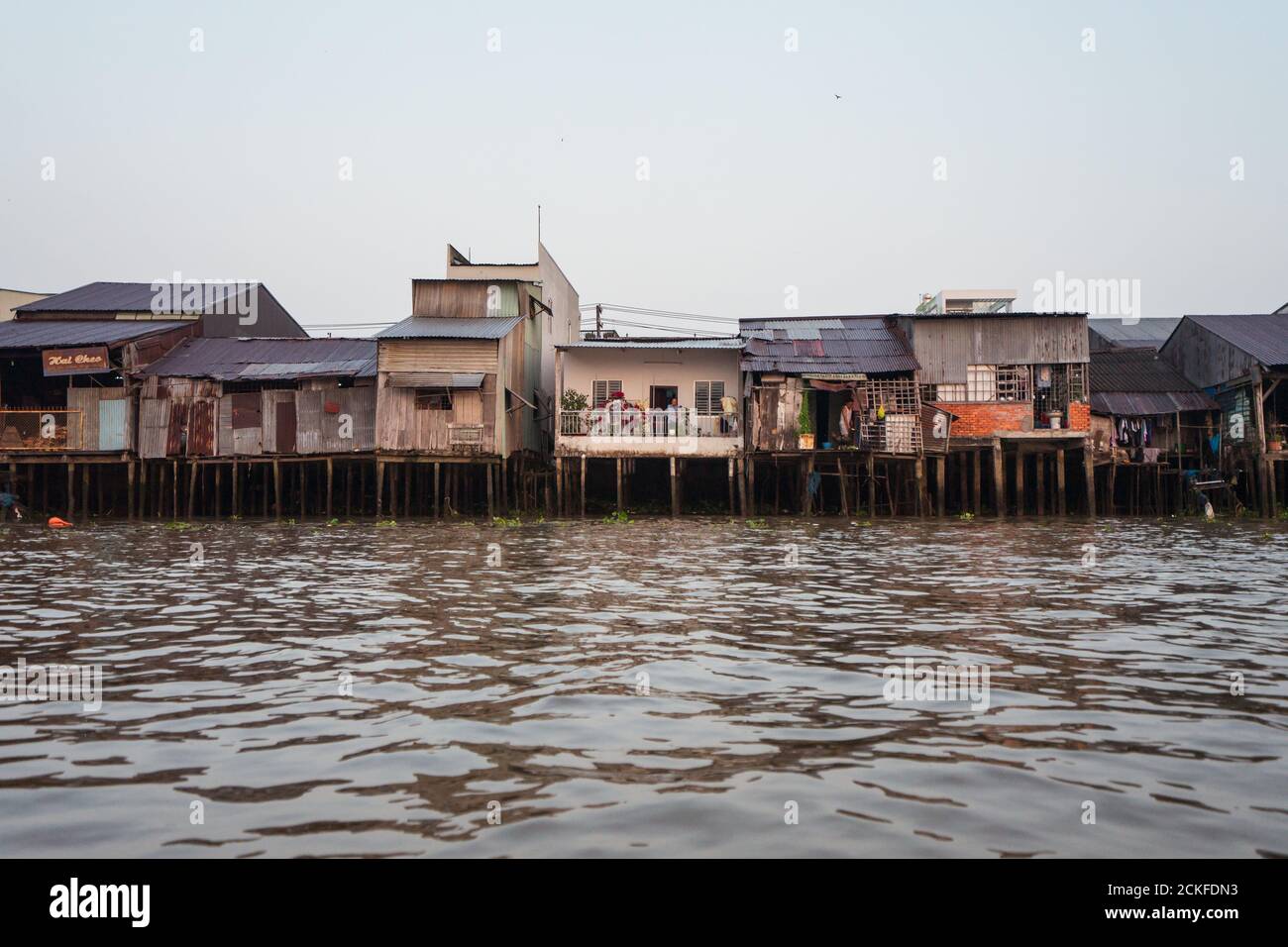 Houses along mekong river hi-res stock photography and images - Alamy