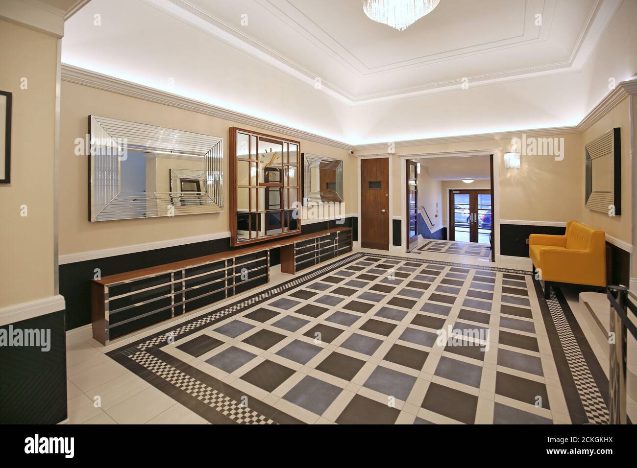 Art deco entrance hi-res stock photography and images - Alamy