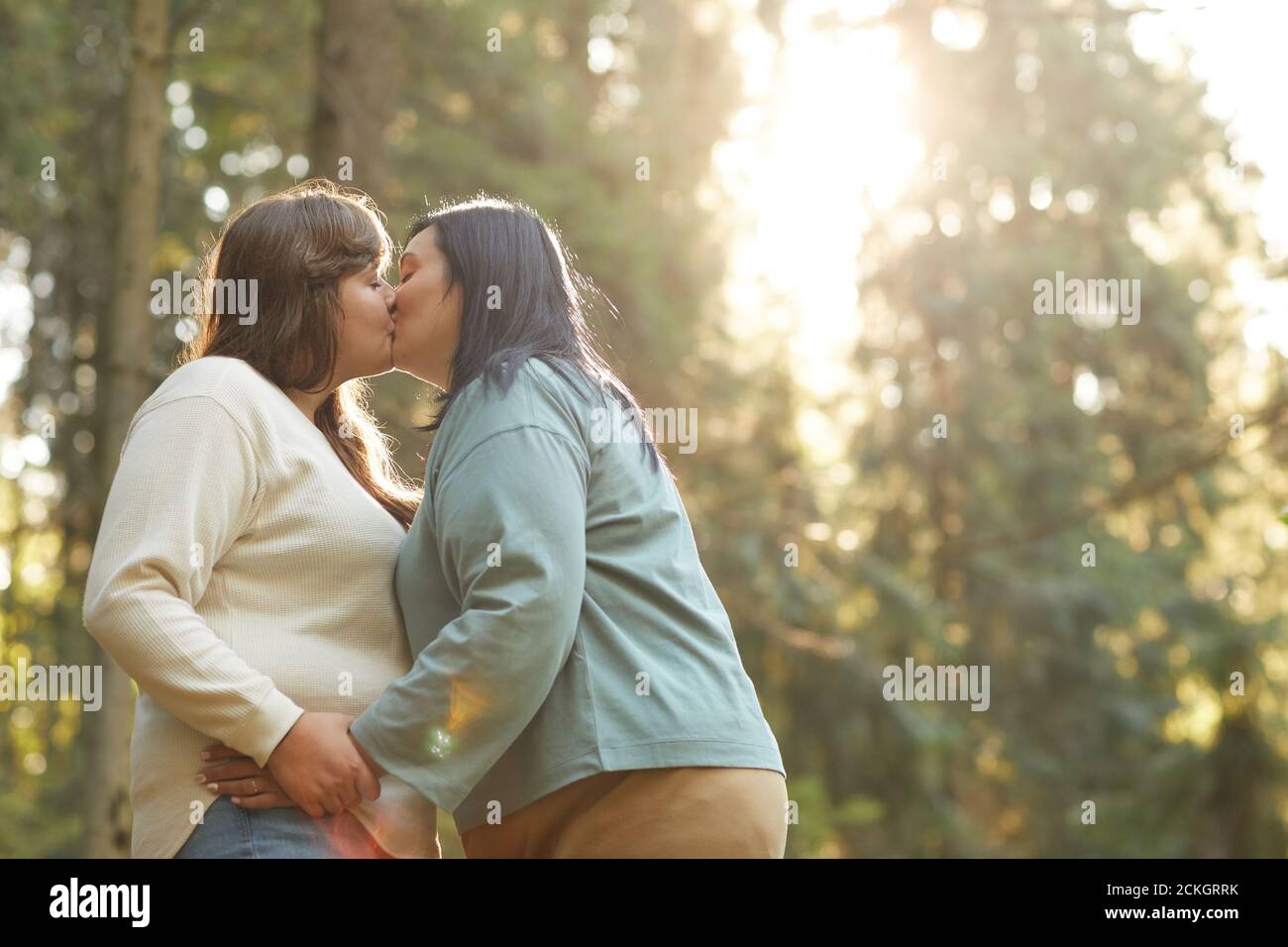 Video Lesbians Kissing