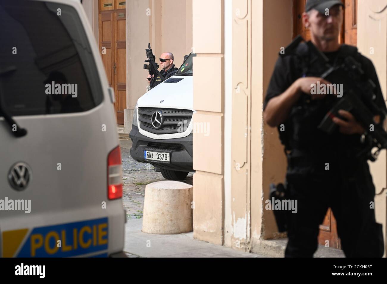 Prague, Czech Republic. 16th Sep, 2020. Foreign exhibits for the "Rembrandt: Portrait of a Man" exhibition were brought to the Kinsky Palace in Prague, Czech Republic, on September 16, 2020, under supervision of the police. Credit: Michal Kamaryt/CTK Photo/Alamy Live News Stock Photo