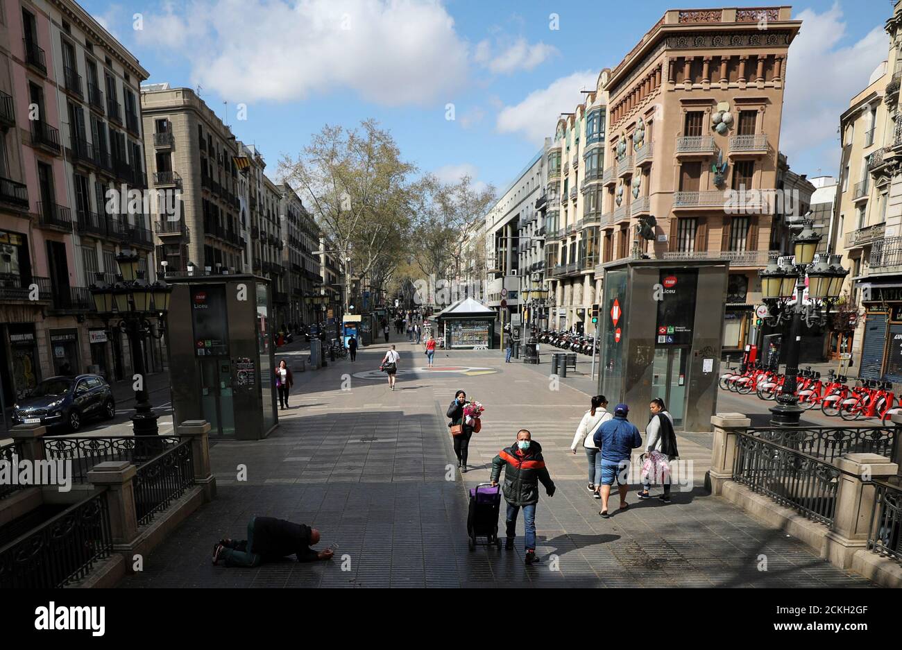 Barcelona las ramblas empty hi-res stock photography and images - Alamy