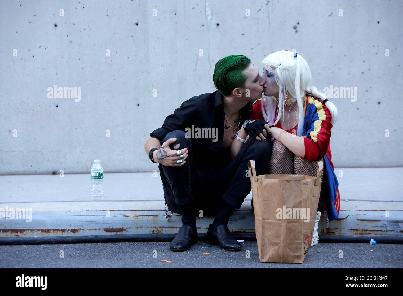 William S Hopkins, dressed as The Joker, kisses Gertrude Grussinger, dressed as Harley Quinn, at New York Comic Con in Manhattan, New York, ., October 7, 2016. REUTERS/Andrew Kelly Stock Photo - Alamy William S Hopkins, dressed as The Joker, kisses Gertrude Grussinger, dressed as Harley Quinn, at New York Comic Con in Manhattan, New York, ., October 7, 2016. REUTERS/Andrew Kelly Stock Photo - Alamy