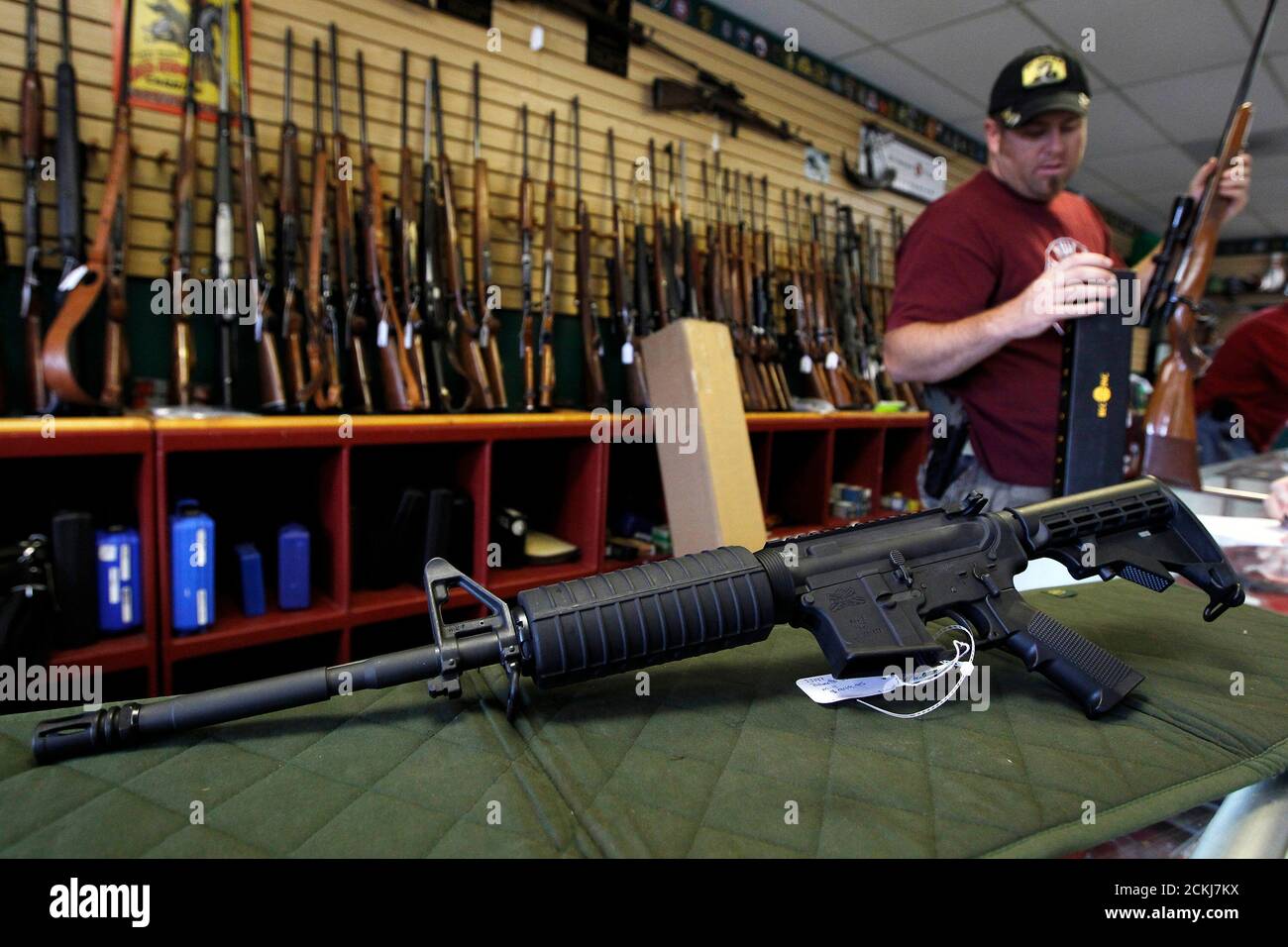 Usa assault rifle display hires stock photography and images Alamy