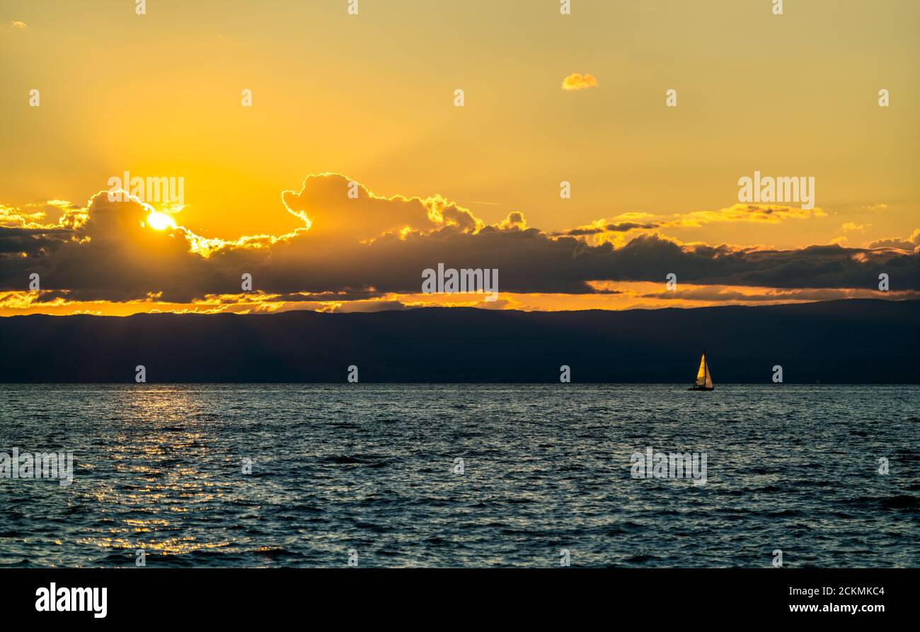 Lake geneva switzerland yacht hi-res stock photography and images - Alamy