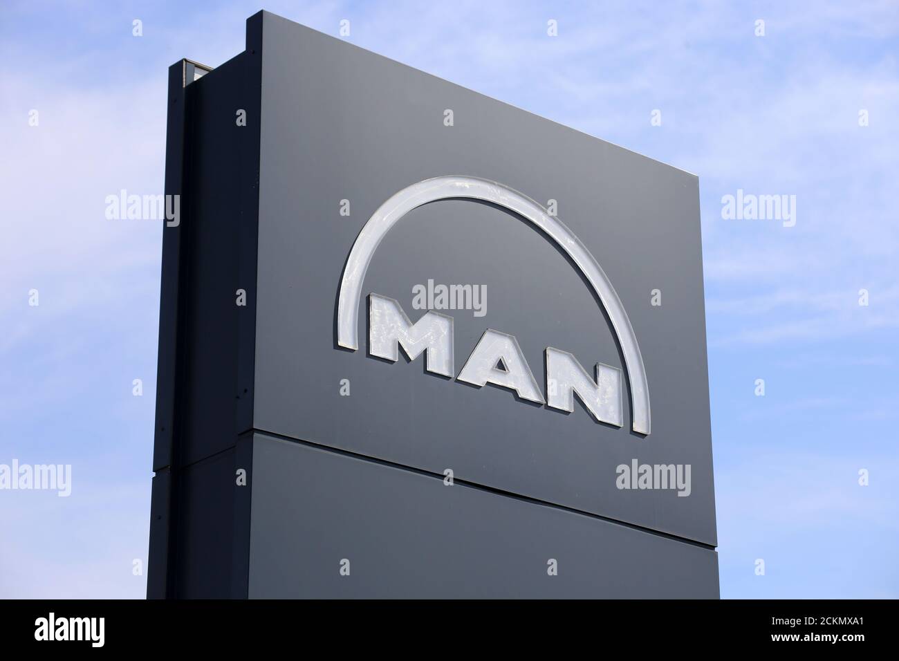 MAN-Logo (MAN Truck & Bus Service, Kaiserslautern Stock Photo - Alamy