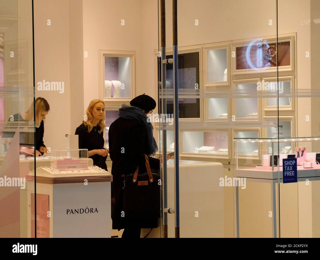 Pandora Shop High Resolution Stock Photography and Images - Alamy