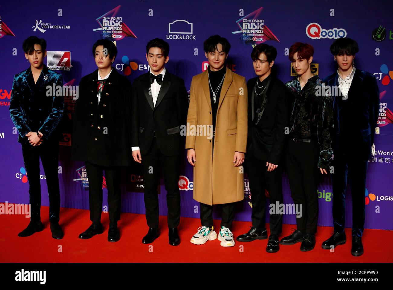 sort ambulance alien Members from South Korean K-pop group GOT7 pose on the red carpet during  the Mnet Asian Music Awards in Hong Kong, China December 1, 2017.  REUTERS/Bobby Yip Stock Photo - Alamy