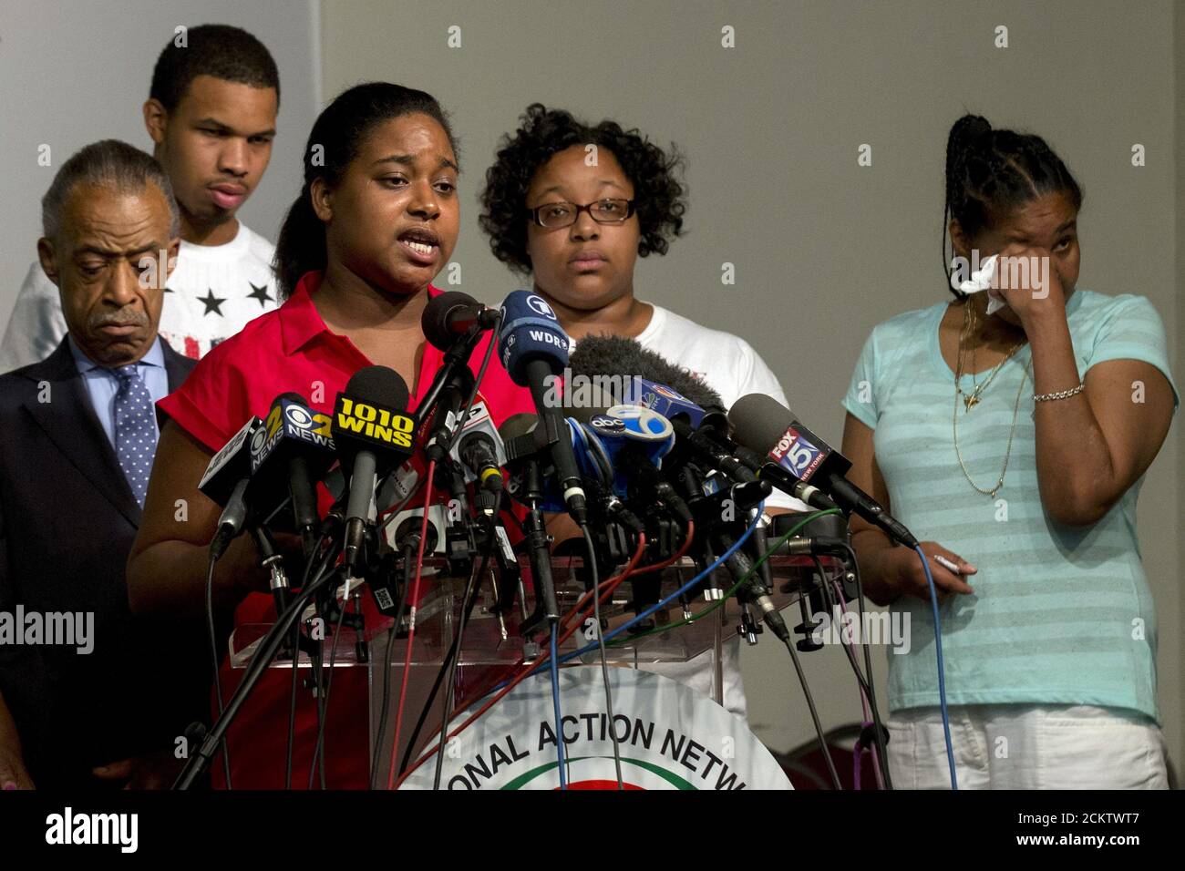 Erica Garner, daughter of Eric Garner, speaks during a news conference at the National Action Network in New York July 14, 2015. One day after settling a $5.9 million wrongful death case with New York City, the family of Eric Garner renewed calls to criminally charge the police officer who put him in a fatal chokehold last July. REUTERS/Brendan McDermid Stock Photo