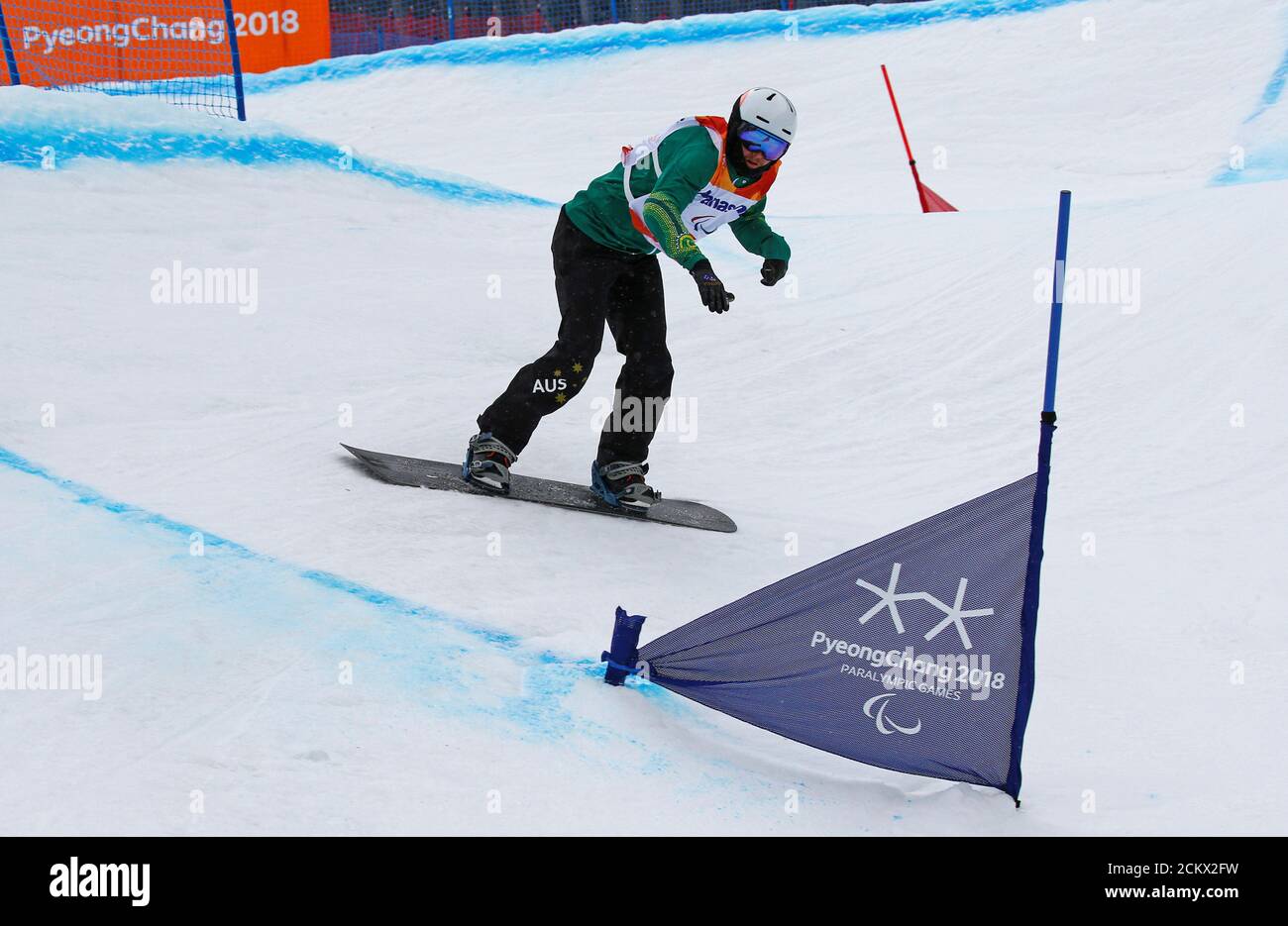 Snowboard - Pyeongchang 2018 Winter Paralympics - Men's Banked Slalom SB-UL  - Run 2 - Jeongseon Alpine Centre - Jeongseon, South Korea - March 16, 2018  - Simon Patmore of Australia. REUTERS/Paul Hanna Stock Photo - Alamy