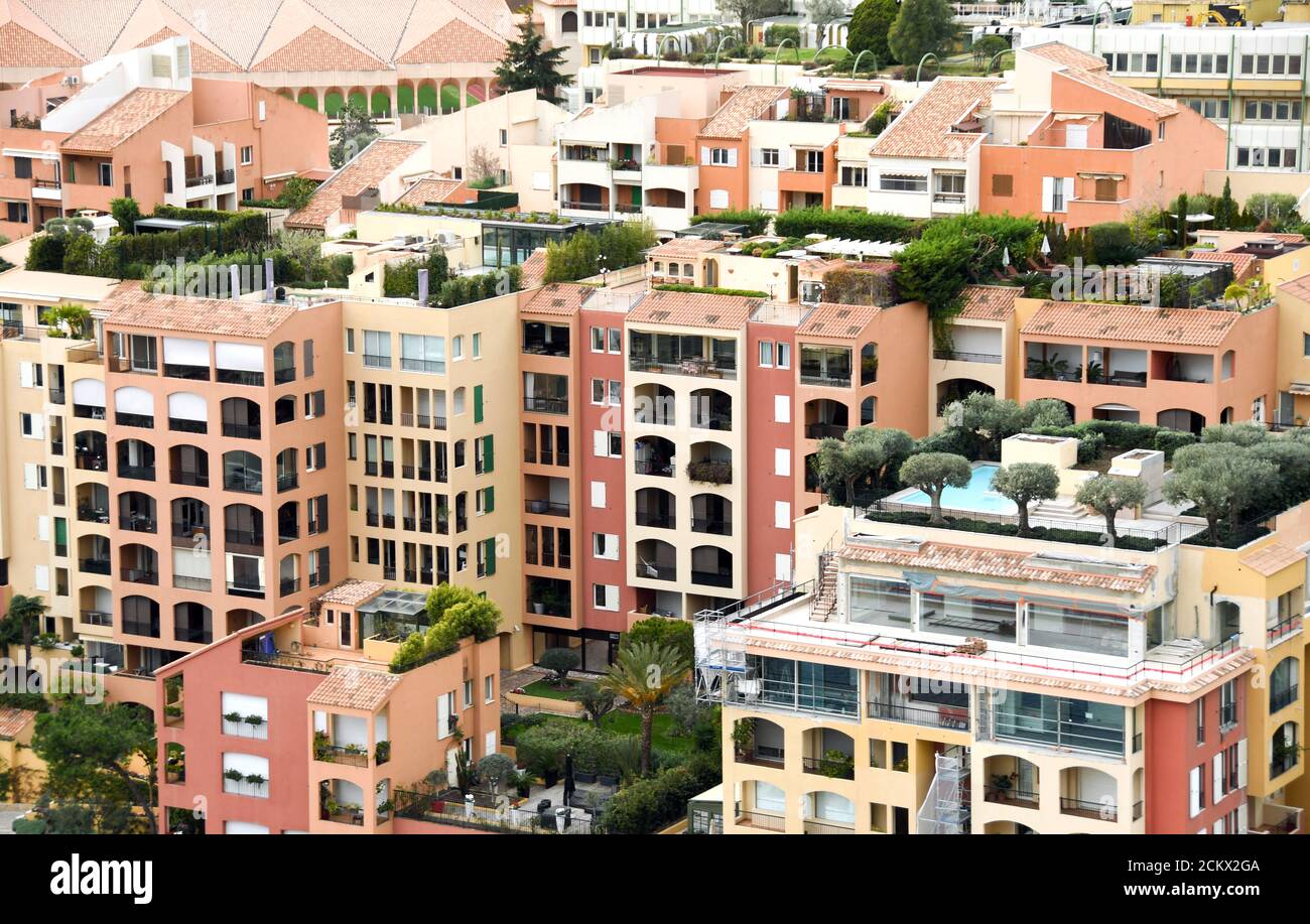Rooftop gardens hi-res stock photography and images - Alamy - Luxury Apartment Complex With Rooftop Garden Views