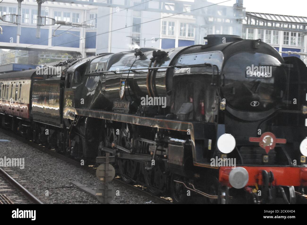Cotswold Express Train At Twyford Stock Photo Alamy