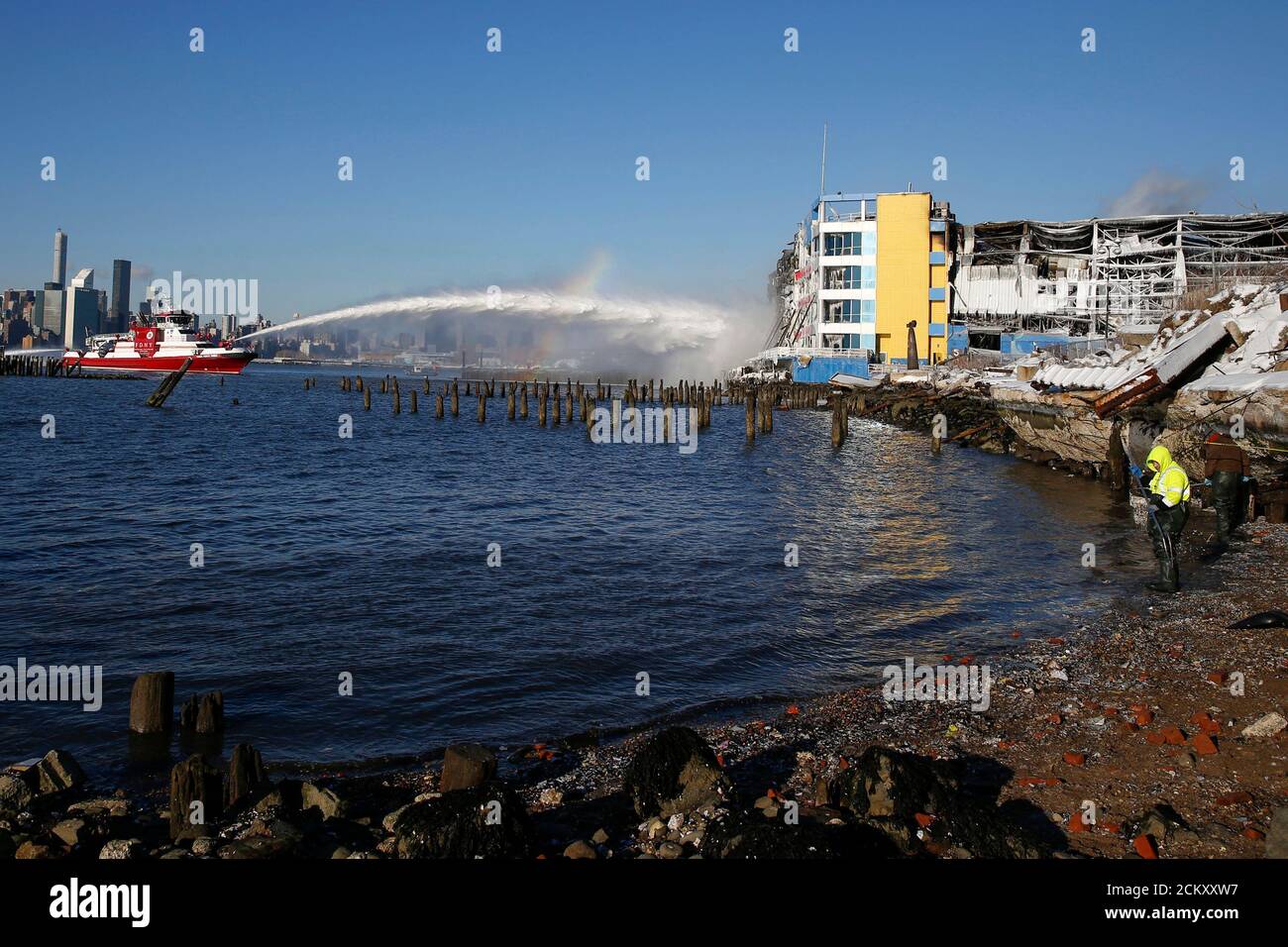 Fdny marine unit hires stock photography and images Alamy