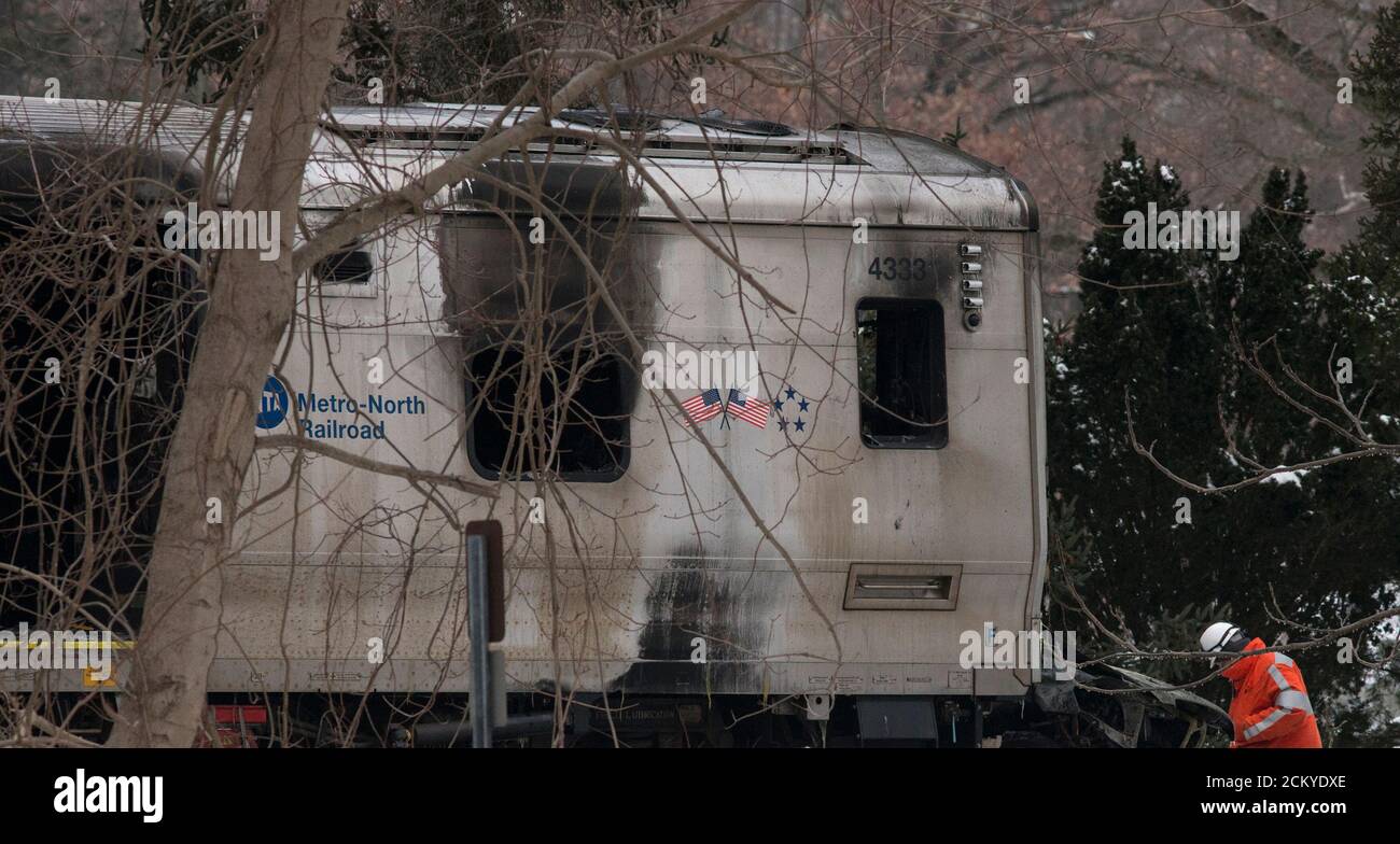 Car stalled on train tracks hi-res stock photography and images - Alamy