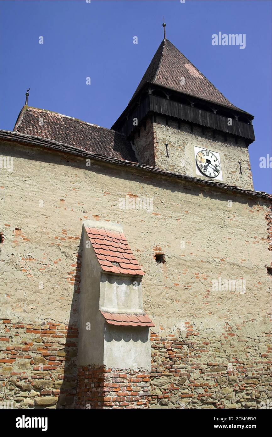 Axente Sever Romania Transylvania, one of the fortified churches. Powerful towers and defensive walls. Rumänien, Siebenbürgen, befestigte Kirche. 設防教堂 Stock Photo