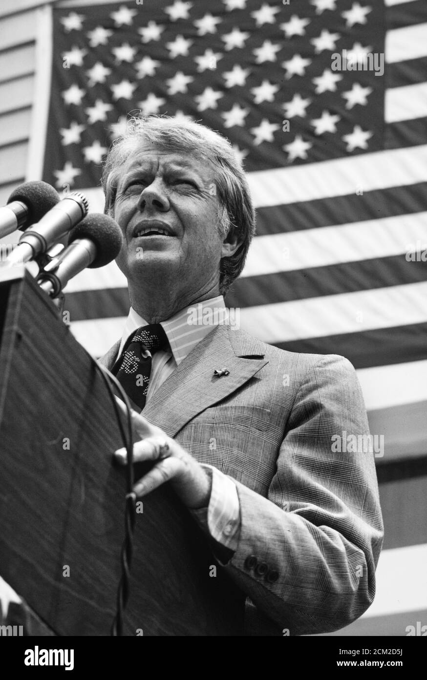 Democrtic presidential candidate Jimmy Carter speaks to a crowd at ...