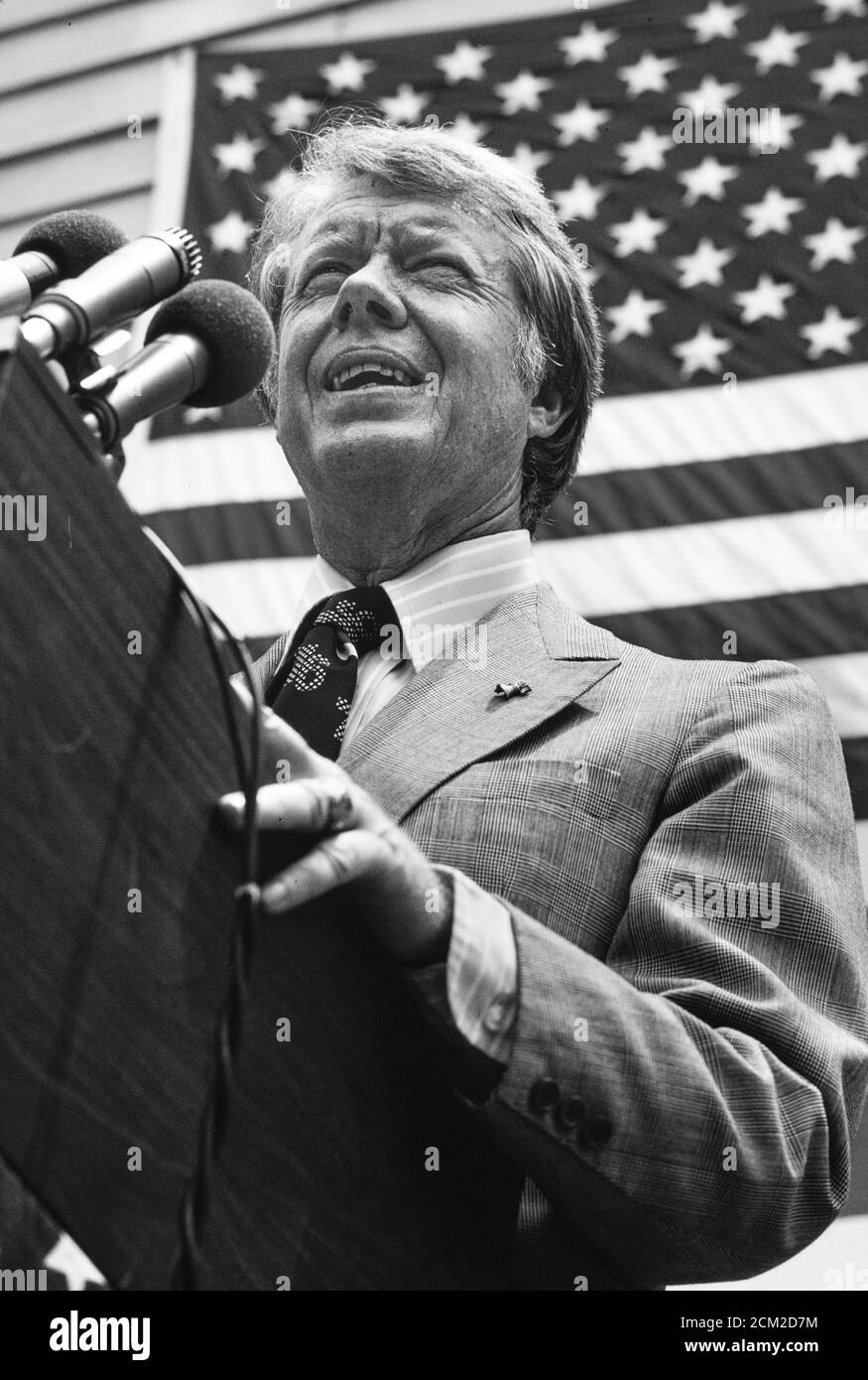Democrtic presidential candidate Jimmy Carter speaks to a crowd at ...
