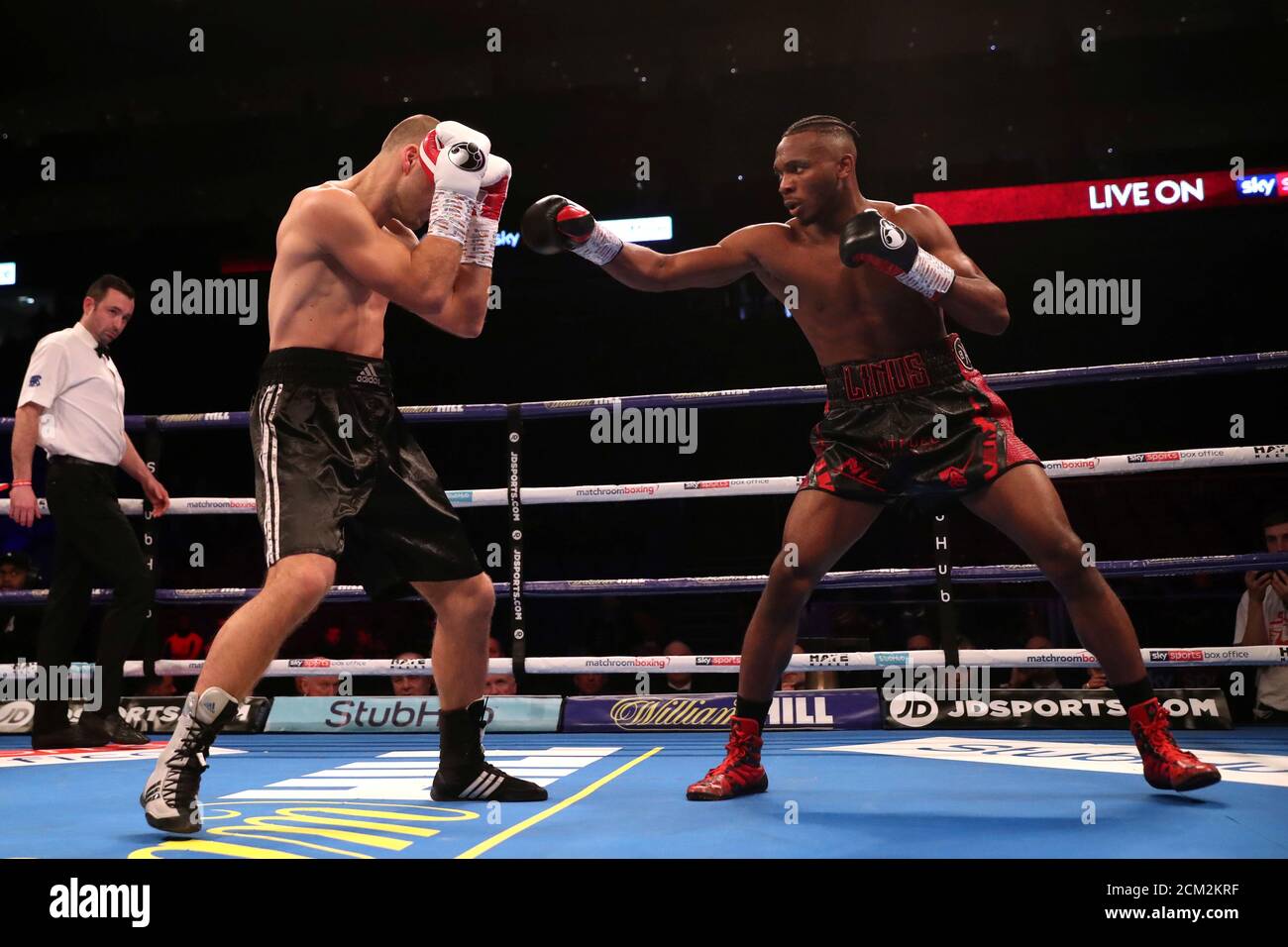Boxing - Fabio Wardley v Phil Williams - The O2 Arena, London, Britain -  December 22, 2018 Fabio Wardley in action against Phil Williams Action  Images via Reuters/Peter Cziborra Stock Photo - Alamy