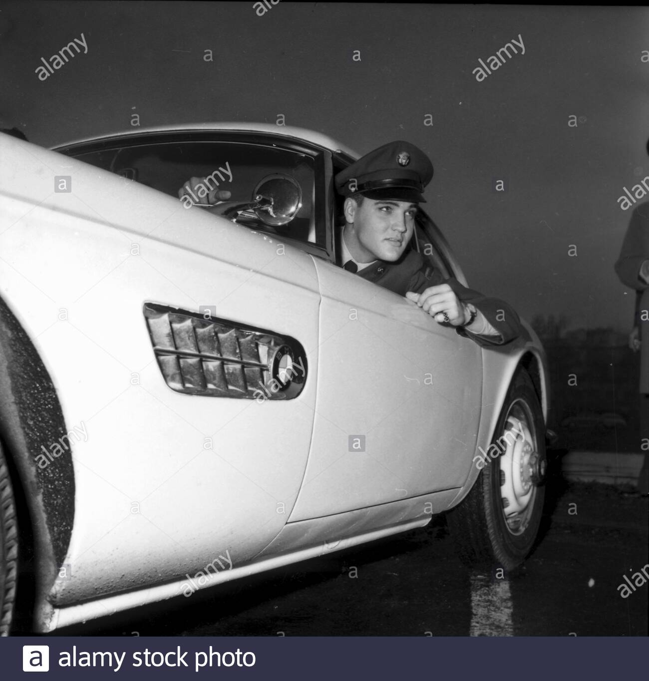 Sergeant Elvis Presley Leases A Bmw 507 In Germany December 21 1958 Stock Photo Alamy