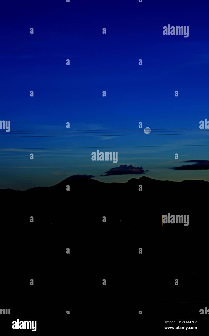 Early morning sky sun hi-res stock photography and images - Alamy