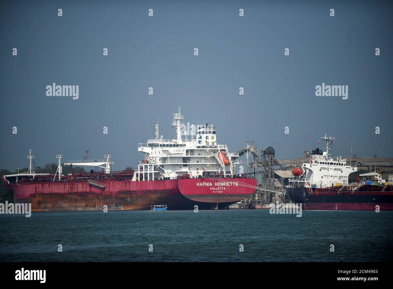 Oil tankers are docked at the port of Tuxpan, in Veracruz state, Mexico April 22, 2020. Picture taken April 22, 2020. REUTERS/Oscar Martinez Stock Photo