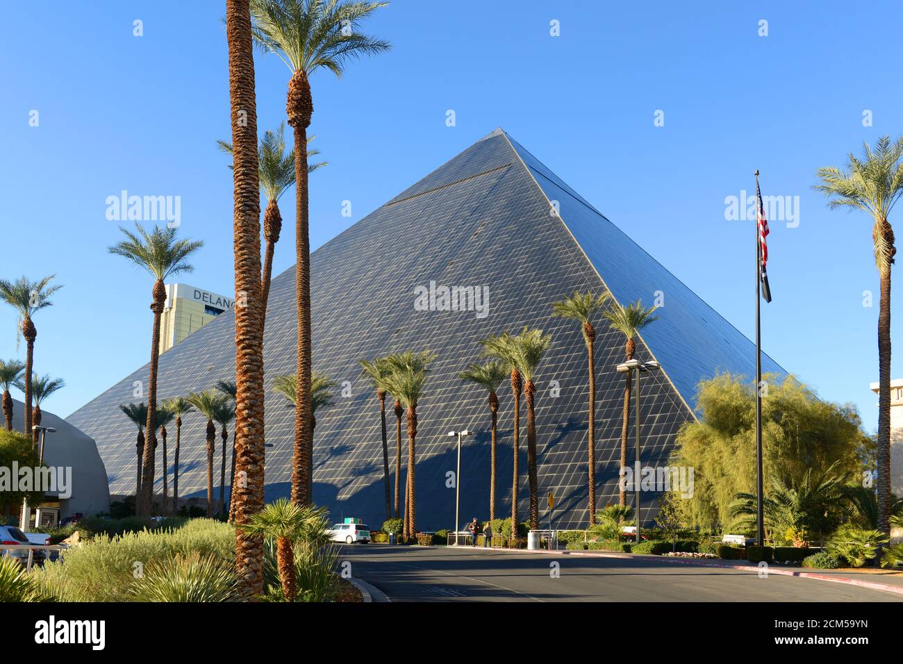 Glass pyramid luxor las vegas hi-res stock photography and images - Alamy