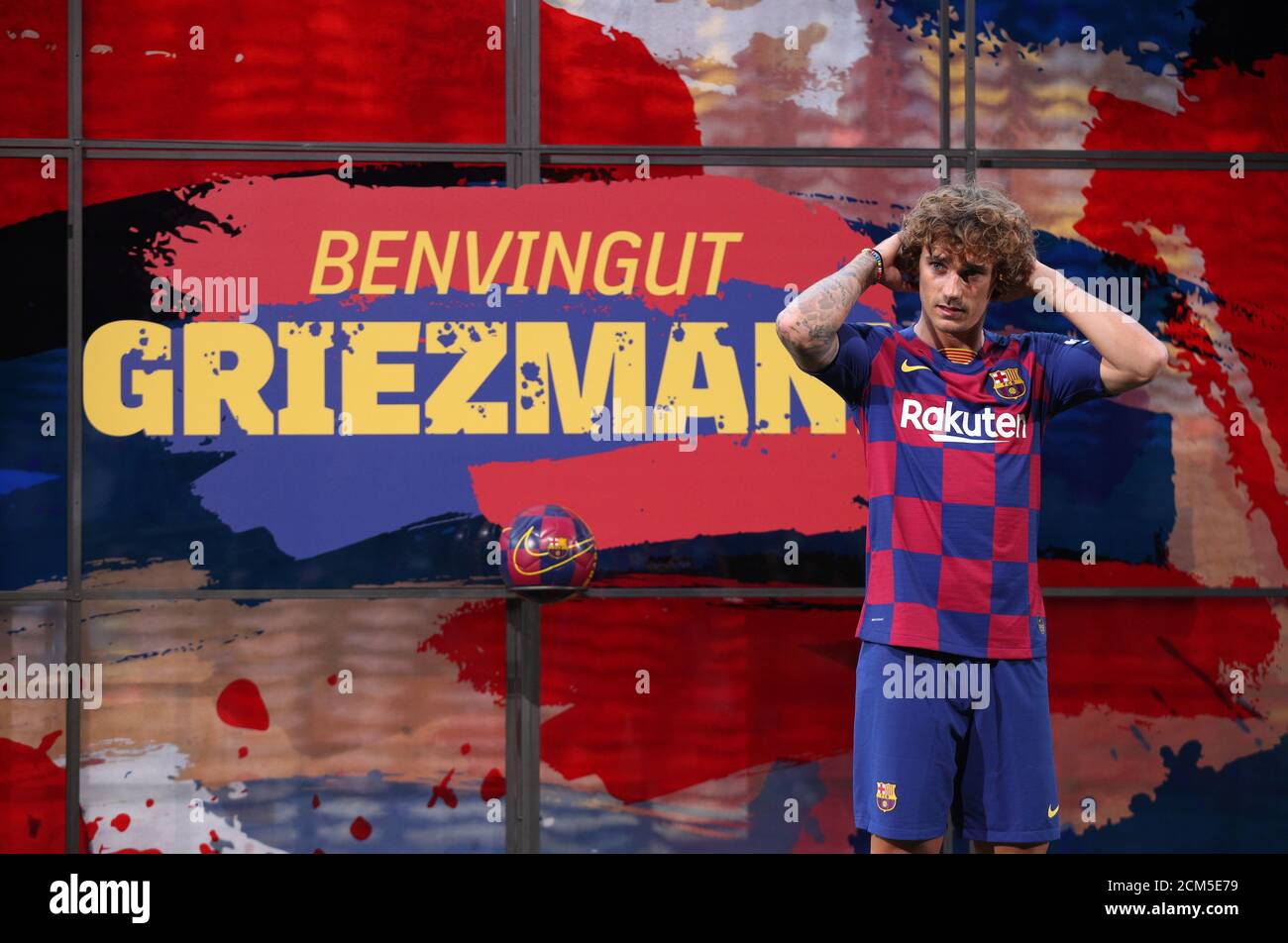 Griezmann barcelona presentation hi-res stock photography and images - Alamy