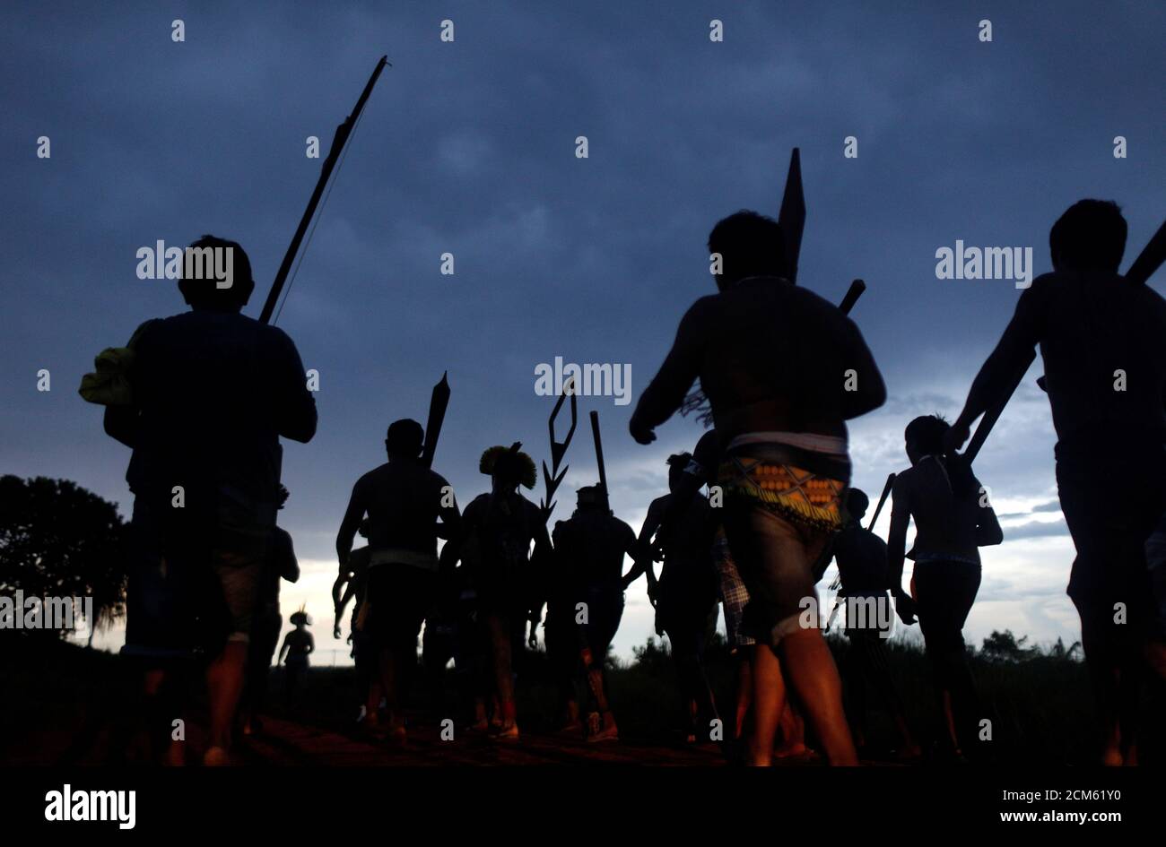 Xingu tribe dance hi-res stock photography and images - Alamy