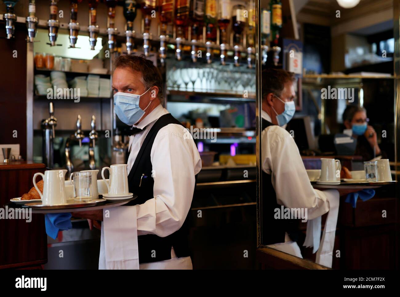 Общепит ночью. Общепит ночью. Сотрудники ресторана. Общепит ночью. Общепит ночью.