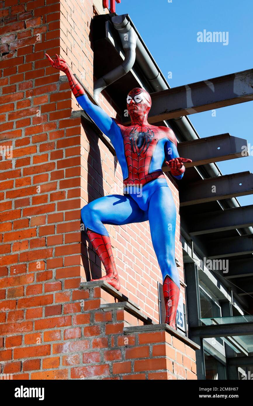 GEEK ART - Bodypainting and Transformaking: Spider-Man photoshooting with Patrick Kiel at the Hefehof in Hamelin on September 15, 2020 - A project by the photographer Tschiponnique Skupin and the bodypainter Enrico Lein Stock Photo