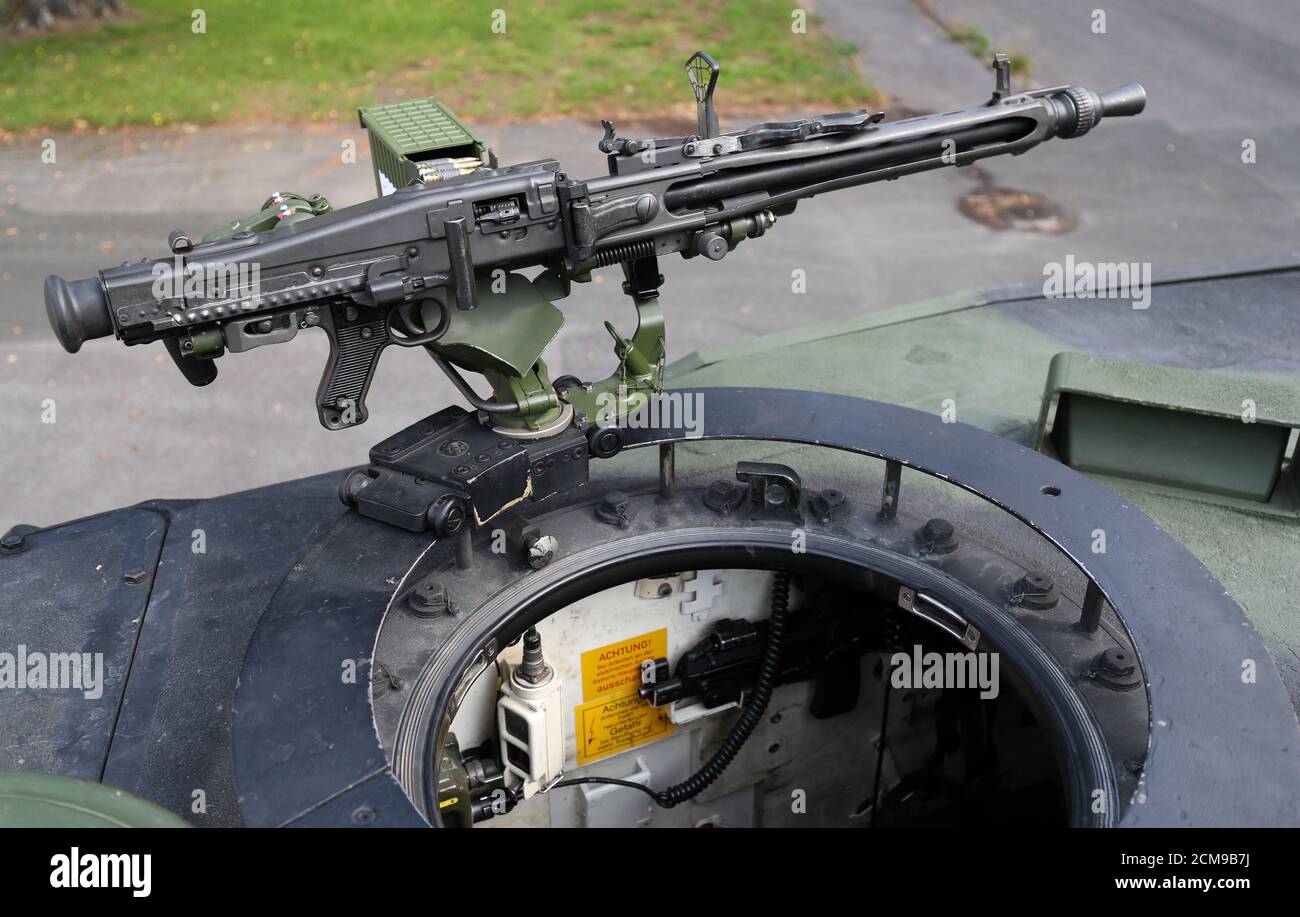 16 September 2020, North Rhine-Westphalia, Paderborn: A machine gun of