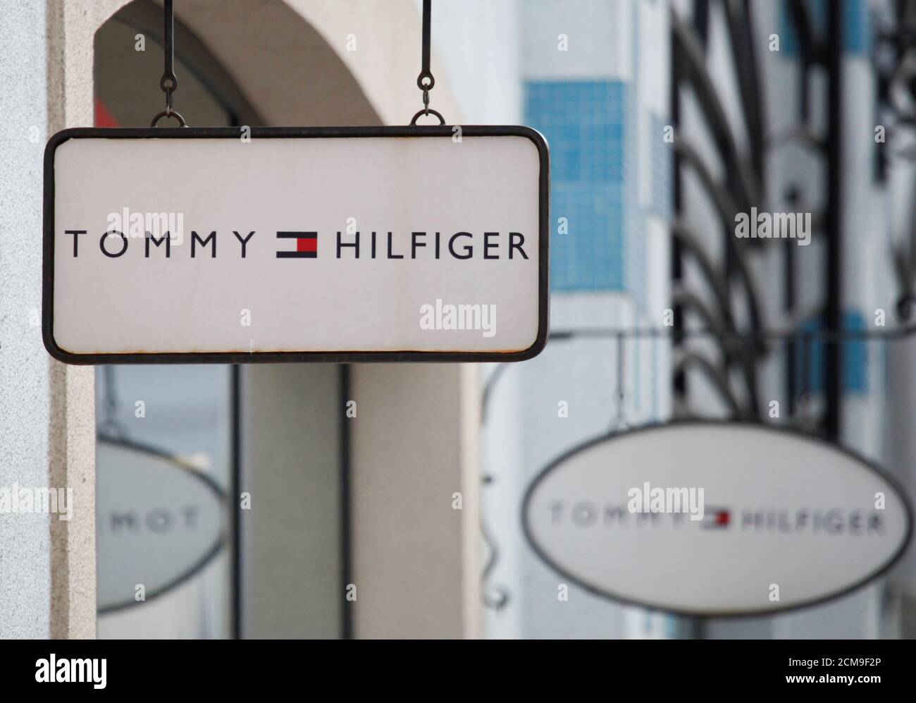 Tommy hilfiger store hi-res stock photography and images - Page 2 - Alamy