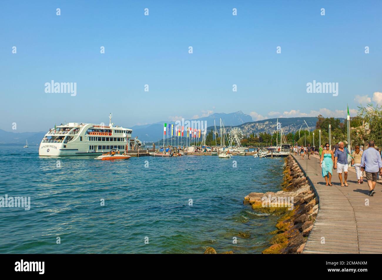 Ferry Arrive In Bardolino In Garda Lake Stock Photo Alamy ferry-arrive-in-bardolino-in-garda-lake-stock-photo-alamy