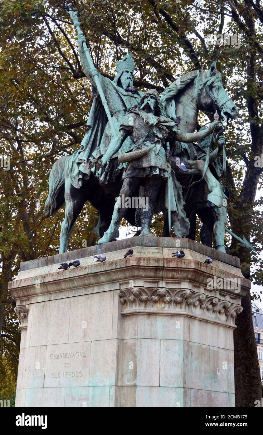 Charlemagne statue hi-res stock photography and images - Alamy