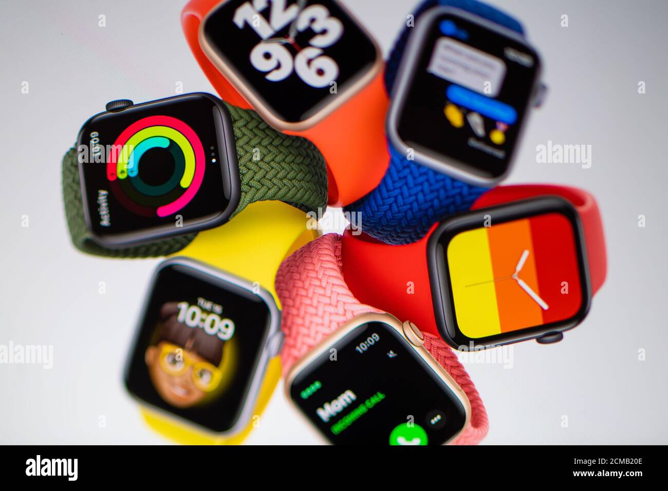 Apple watch series 6 hi-res stock photography and images - Alamy