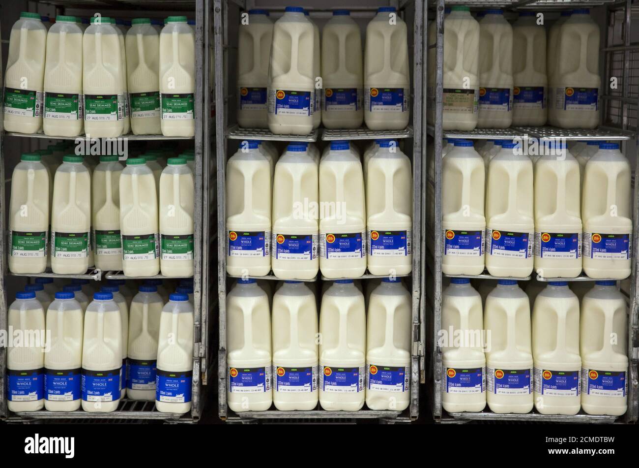 Cartons Milk In Supermarket High Resolution Stock Photography And Images Alamy Cartons Milk In Supermarket High Resolution Stock Photography And Images Alamy