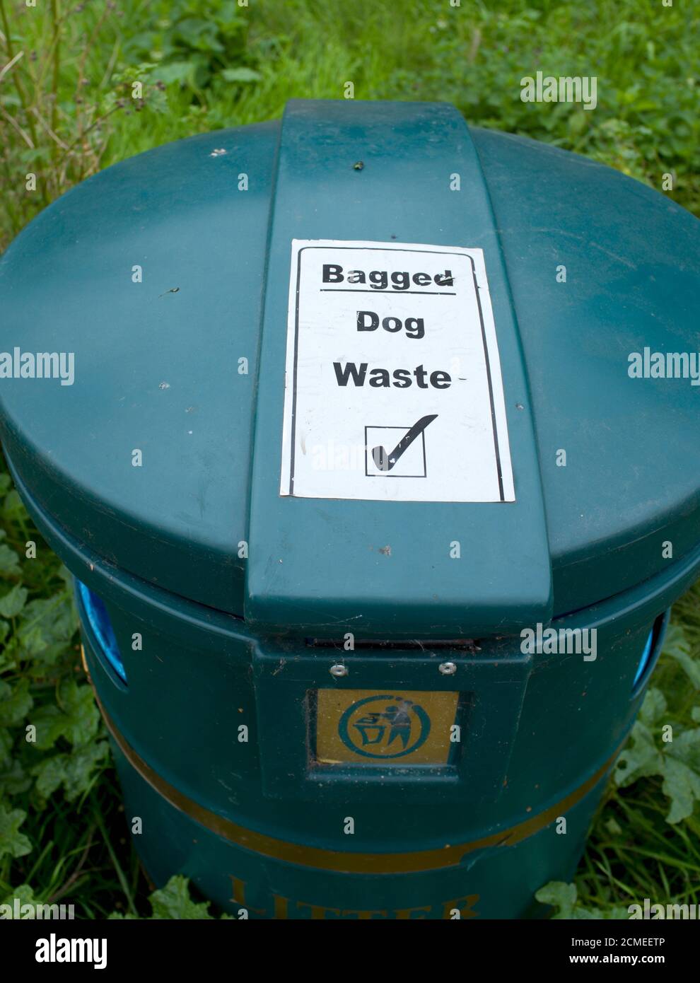 Bagged dog waste bin hires stock photography and images Alamy