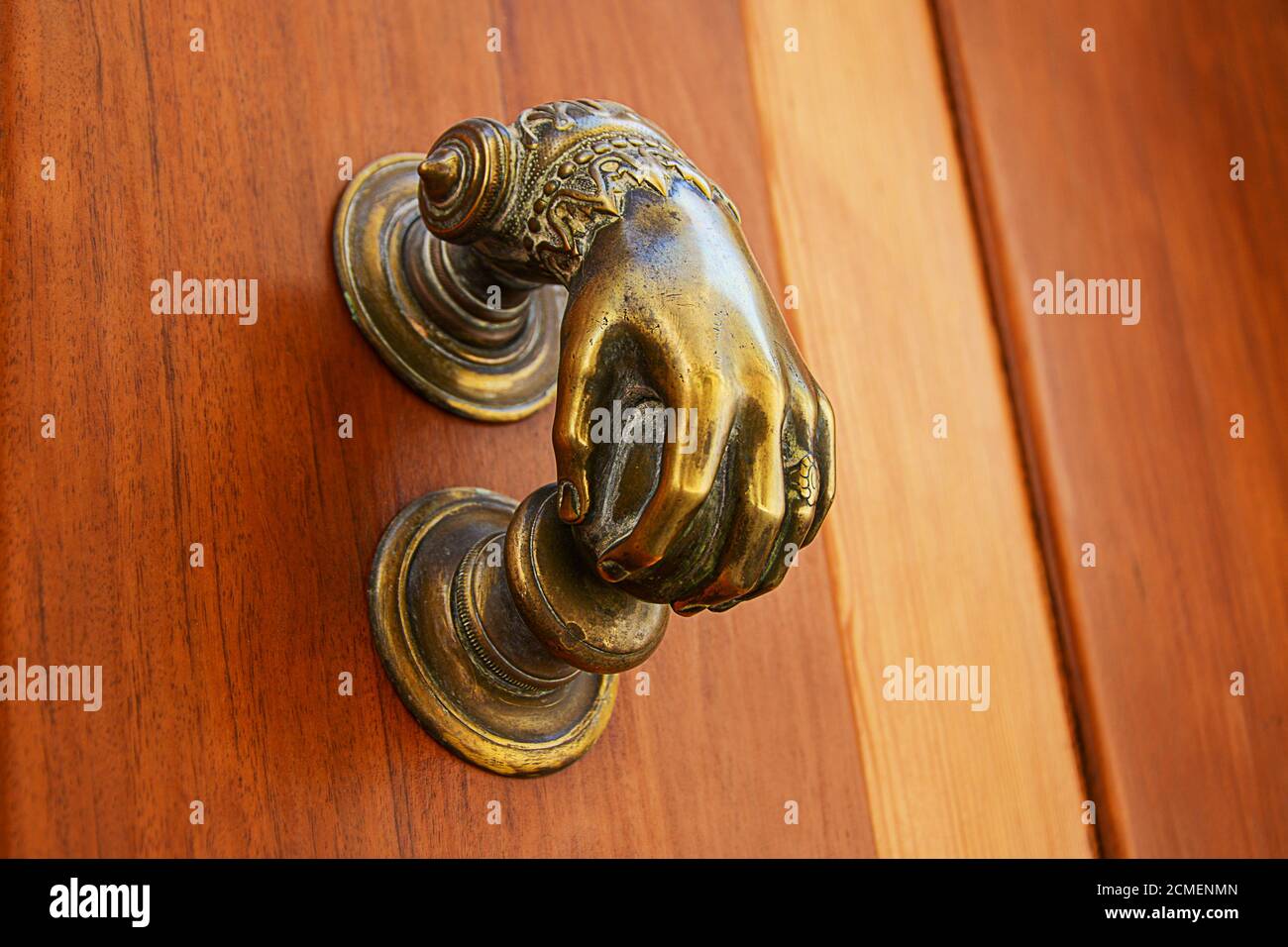 Door knob hand hires stock photography and images Alamy