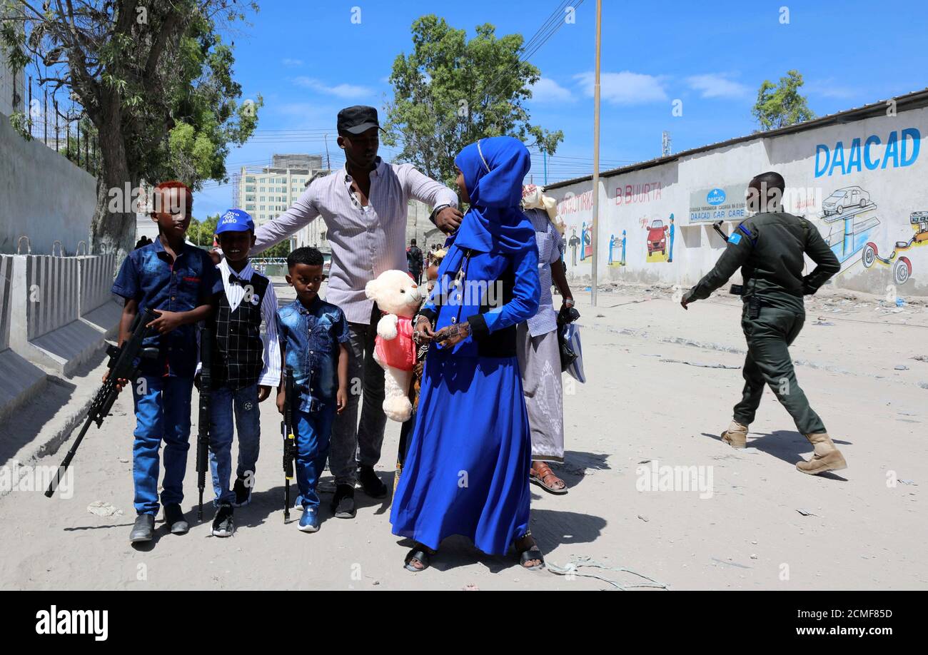 Boys in mogadishu somalia play hi-res stock photography and images - Alamy