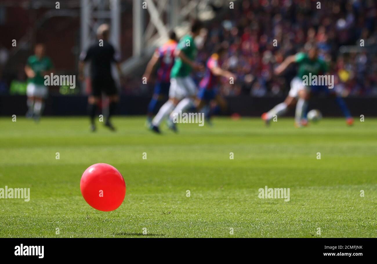 Soccer Football - Premier League - Crystal Palace vs West Bromwich Albion - Selhurst Park, London, Britain - May 13, 2018   General view of a balloon on the pitch during the match   REUTERS/Hannah McKay    EDITORIAL USE ONLY. No use with unauthorized audio, video, data, fixture lists, club/league logos or "live" services. Online in-match use limited to 75 images, no video emulation. No use in betting, games or single club/league/player publications.  Please contact your account representative for further details. Stock Photo