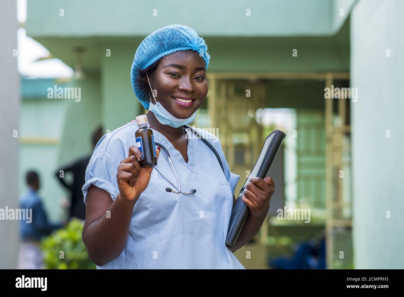 Black female doctor hi-res stock photography and images - Alamy