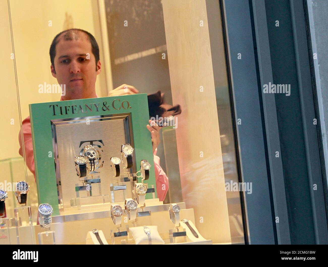 Tiffany's employee discount sales