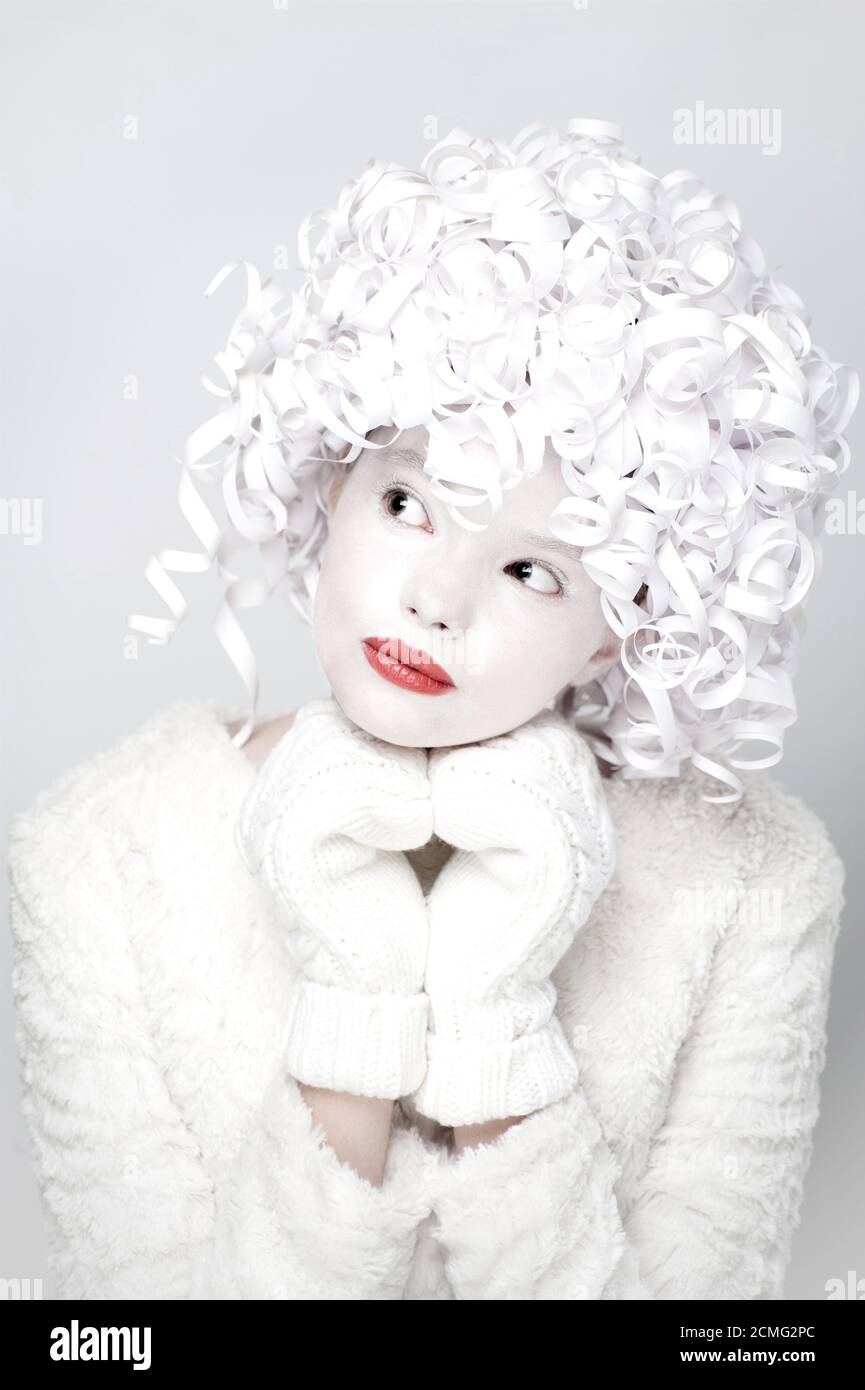 Girl fur coat hi-res stock photography and images - Alamy