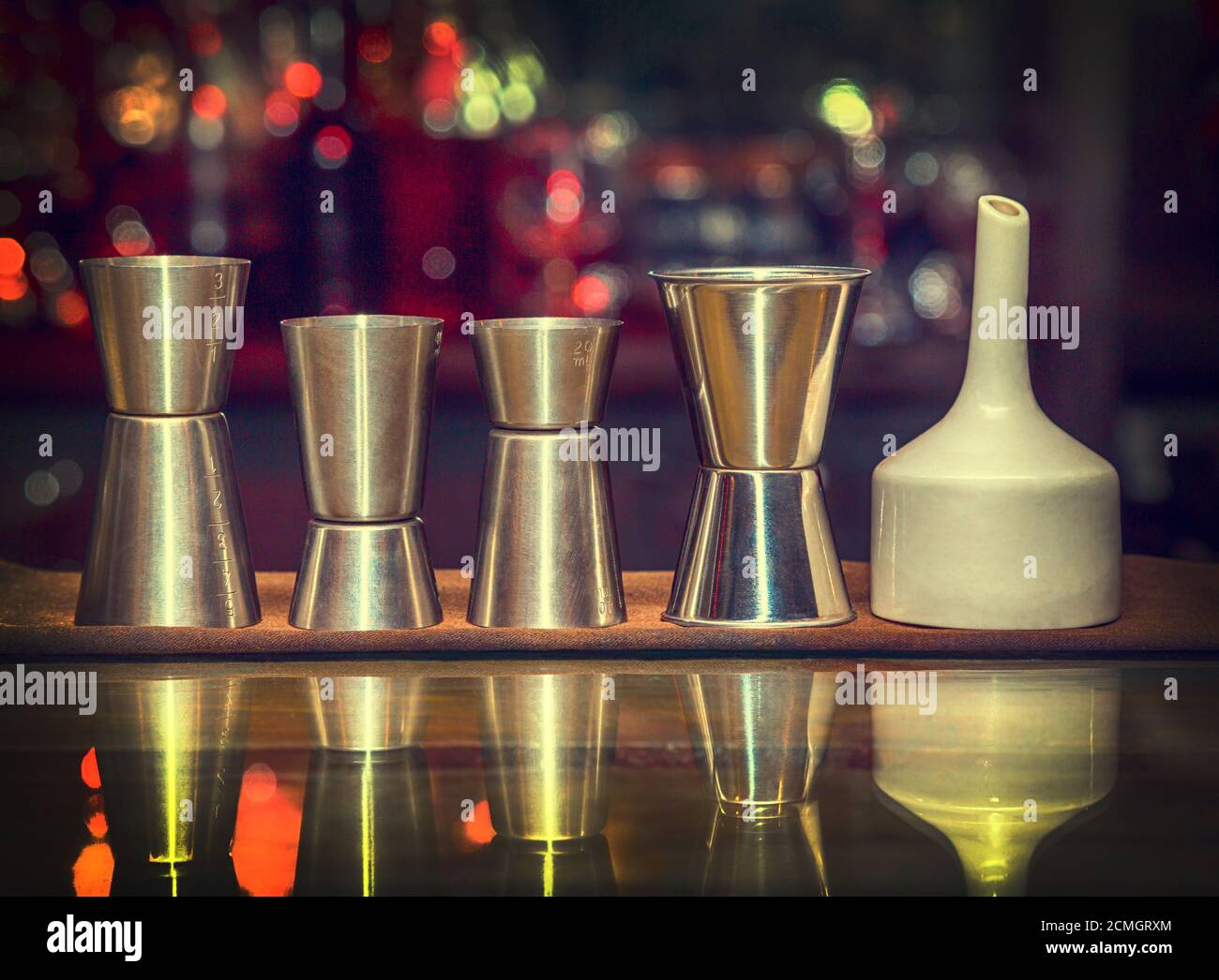 Measuring cup, Sheker set, bar Stock Photo Alamy